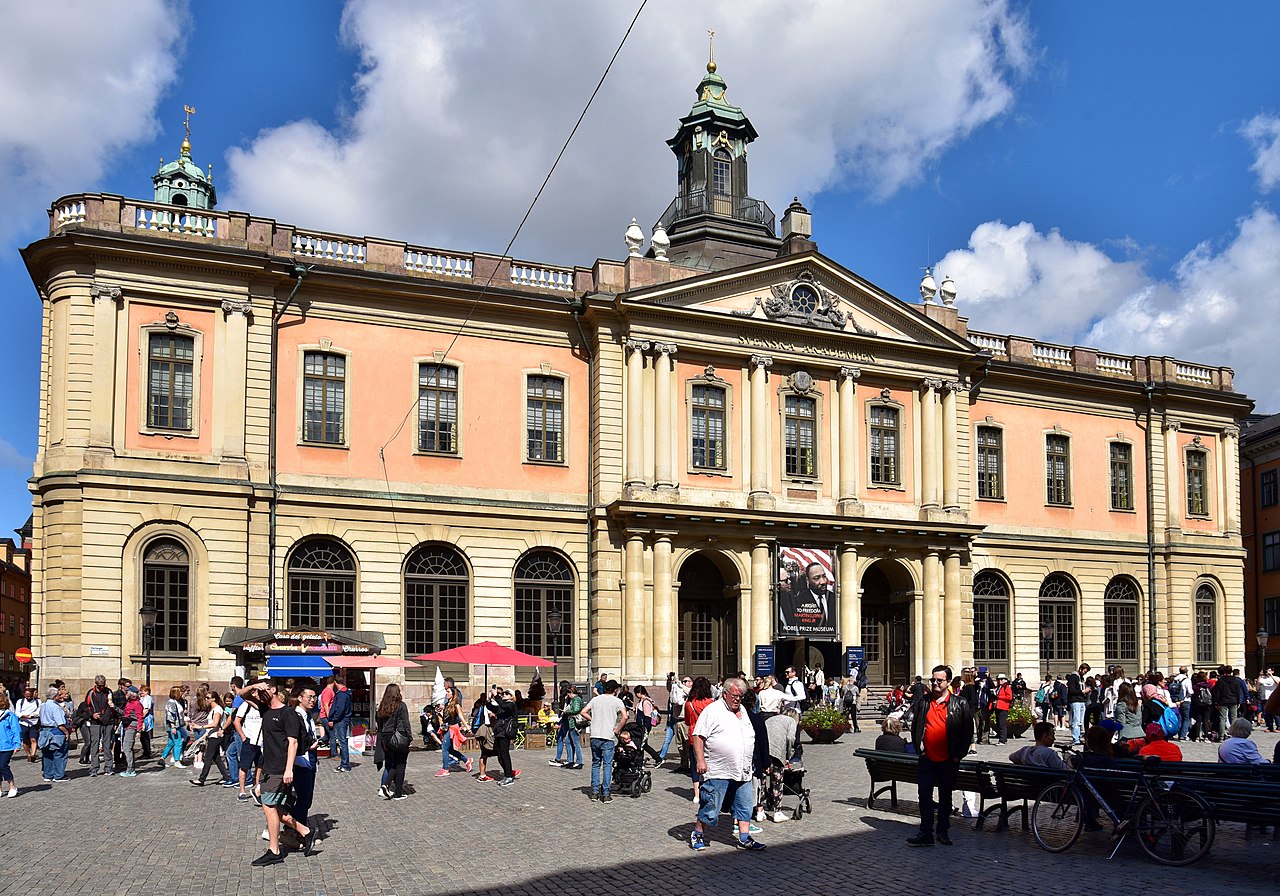 A photo outside of the Nobel Prize Museum during daytime | Stockholm (Part 1): A Must See List of Unique Sites | Amitylux Tours | Scandinavian Guided Tours | VIP & Luxury Experiences in the Nordics
