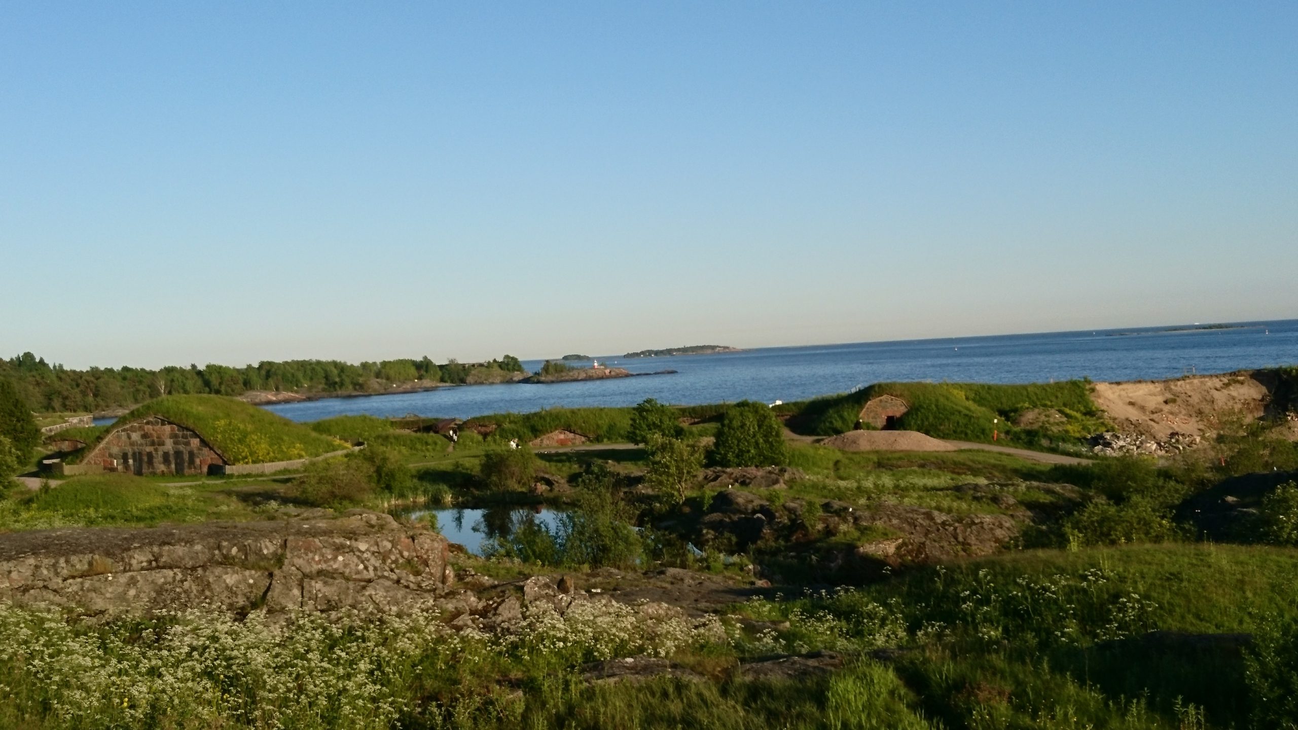 A photo of a beach of Suomenlinna | Helsinki (Part 1): A Must See List of Unique Sites | Amitylux Tours | Scandinavian Guided Tours | VIP & Luxury Experiences in the Nordics 