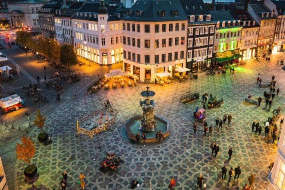 Things to see in Copenhagen in the afternoon. Stroget view from the Illum Rooftop