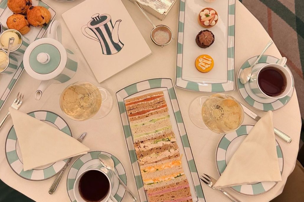 Tea in London. The best sports for tea in London in the summertime. Photo by CLARIDGE’S on August 12, 2024. May be an image of napkin ring, saucer, gingerbread cookie, teacup, tablecloth, placemat, tea.