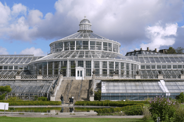the glass dome in the Botanical Garden