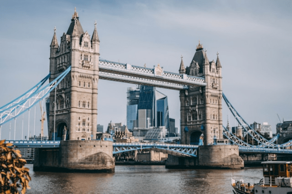 tower bridge in London