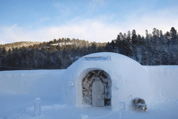 outdoor view of igloo hotel room