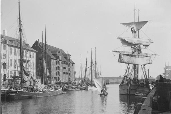 an old photo of nyhavn