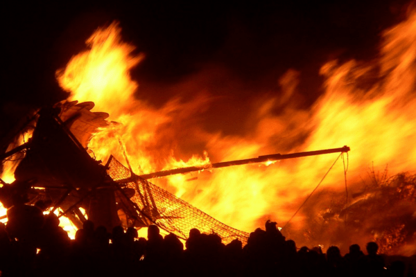 Viking ship burnt during Hogmanay