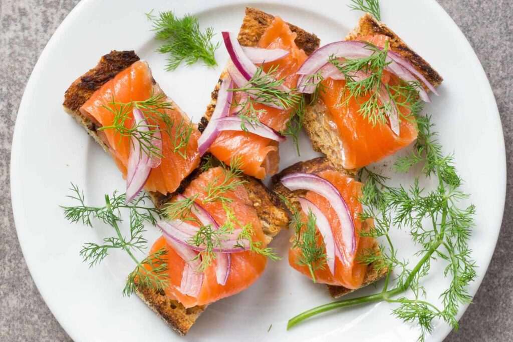 Gravlaks (Cured Salmon)