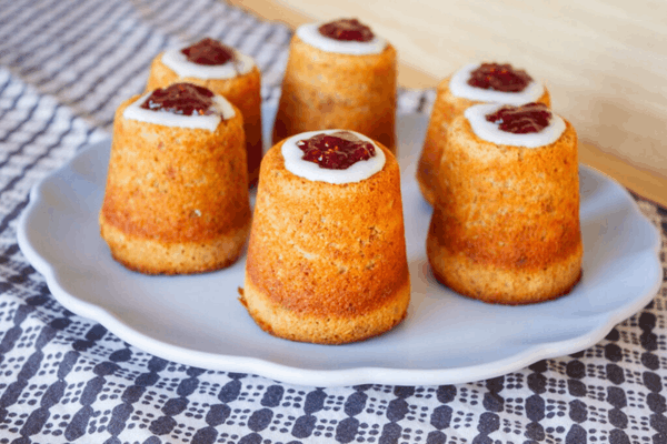 Korvapuusti's cousin: Runeberg Cake