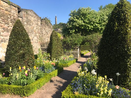 Dunbar's Close Garden
